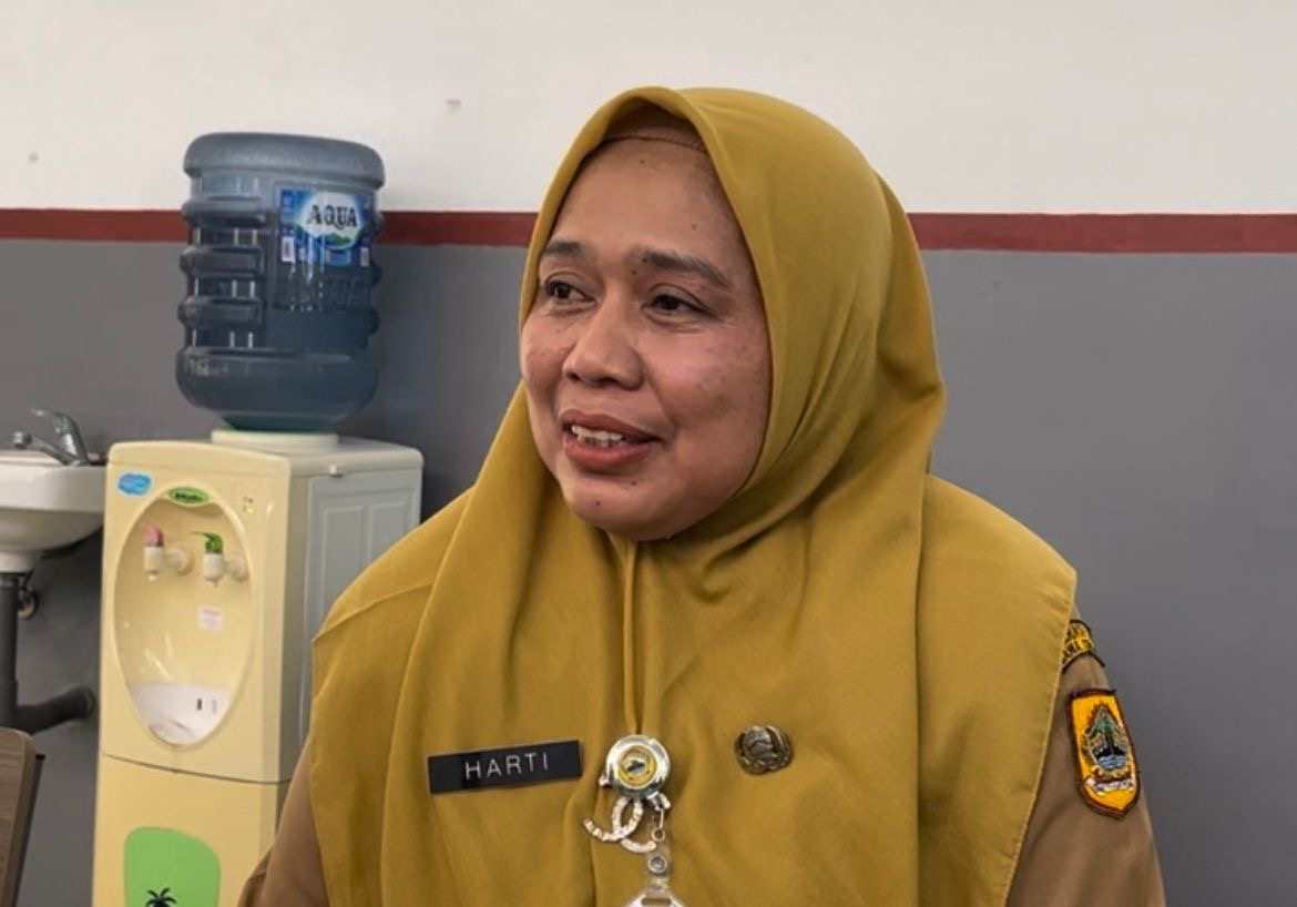 Kepala SMKN 3 Kota Semarang, Harti,