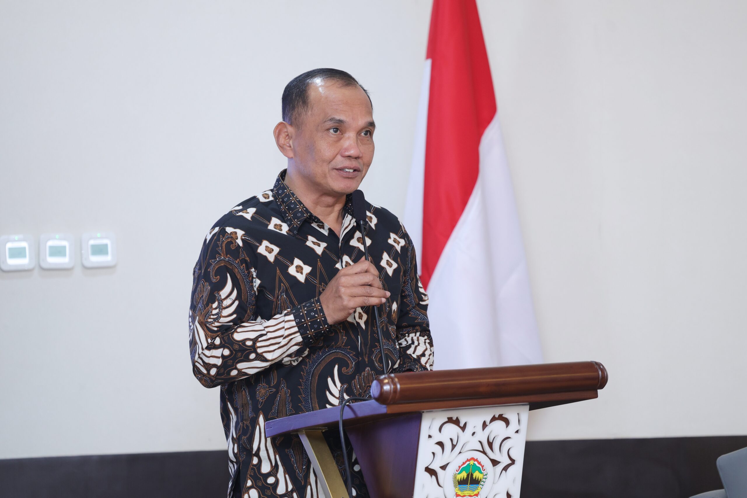 Ketua DPRD Jateng Sumanto