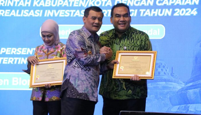 Nilai Investasi Daerah Tertinggi Selama 2023-2024, Pemkab Blora Terima Penghargaan CJIBF 2025