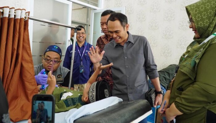 Emaskan Anak Indonesia, Pegadaian Kanwil XI Semarang Gelar Khitan Massal Gratis di Tegal