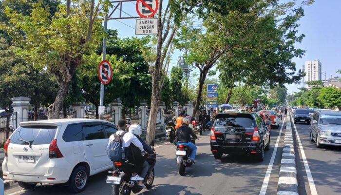 Kendaraan Berhenti Sembarangan Jadi Biang Macet di Stasiun Semarang, Daop 4 Imbau Pengemudi Tertib Berlalu Lintas