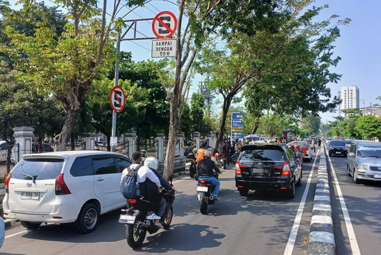 Kendaraan Berhenti Sembarangan Jadi Biang Macet di Stasiun Semarang, Daop 4 Imbau Pengemudi Tertib Berlalu Lintas