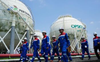Komut Pertamina Tinjau Sarfas di Semarang Pastikan Pasokan LPG dan Avtur di Jateng Aman