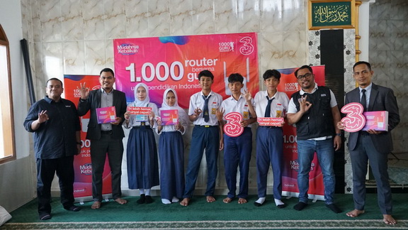 Tri dan 1.000 Guru Foundation Buka Akses Digital ke Lebih dari 400 Sekolah
