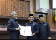 Ketua DPRD Jateng Sumanto