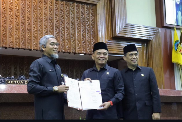 Ketua DPRD Jateng Sumanto
