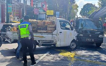 Diduga Sopir Mengantuk, Dua Mobil Pikap Tabrakan di Tingkir Salatiga, Begini Kronologinya