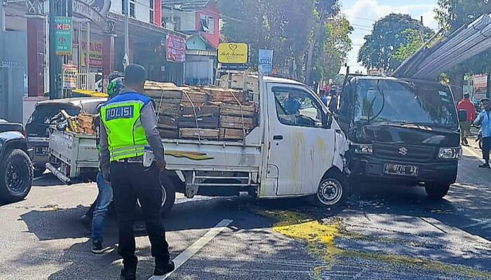 Diduga Sopir Mengantuk, Dua Mobil Pikap Tabrakan di Tingkir Salatiga, Begini Kronologinya