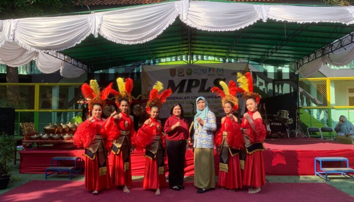 Euforia Penutupan MPLS di SMP Institut Indonesia Semarang, Tampilkan Beragam Prestasi Murid Baru