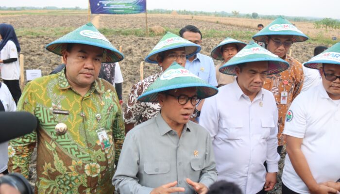 Tingkatkan Produksi Pangan di Blora, Mendes PDT Yandri Susanto Luncurkan Program GEMAR