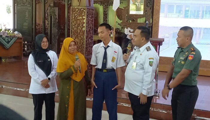 Tangis Haru Orang Tua Siswa SRMA 18 Blora Diundang Bupati: Senang Anak Lanjut Belajar di Sekolah Rakyat