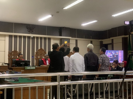 Sidang Alwin Basri