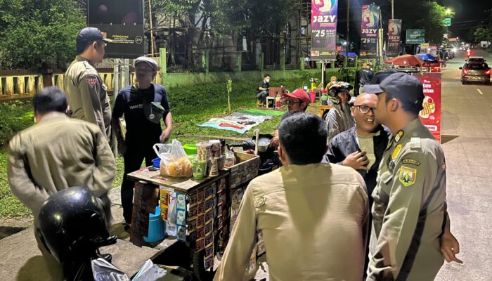 Ditertibkan, Pedagang di Exit Tol Ungaran Diminta Pindah ke Lokasi yang Sudah Diizinkan