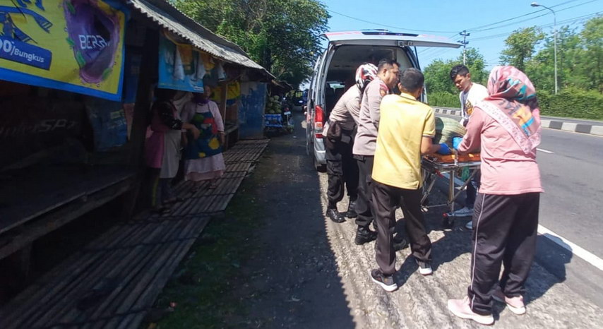 pria pingsan di jalan raya bawen
