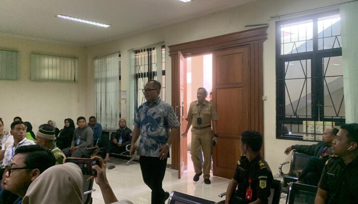 Korupsi Meja-Kursi SD? Wakil Walikota Semarang Iswar Sebut Mbak Ita Bahas Anggarannya Langsung