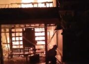 petugas pemadan kebakaran blora rumah