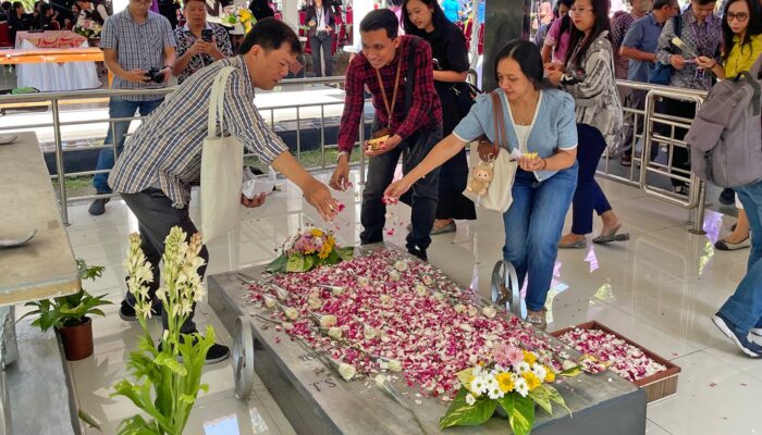 Unika Hidupkan Kembali Semangat Mgr. Soegijapranata dalam Peringatan Wafat ke-62 Tahun