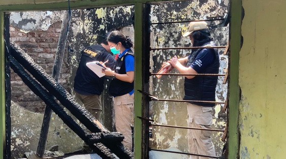 tim laboratorium forensik di tkp kebakaran mlatibaru