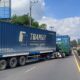 Gagal Menanjak, Truk Kontainer Tutup Jalan Protokol Ungaran Arah Bawen