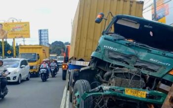 truk kecelakaan bawen