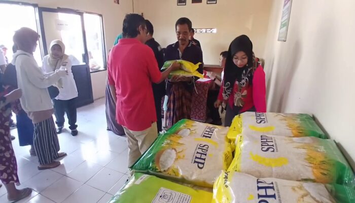Daya Beli Masyarakat Menurun, Gerakan Pangan Murah di Desa Keji Ungaran Barat Diserbu Warga