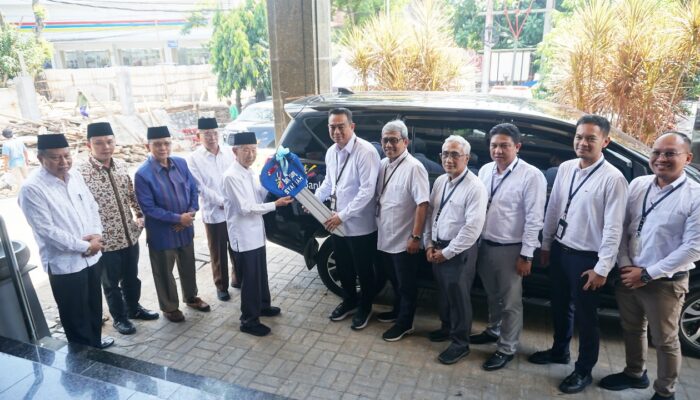 Ikut Berkontribusi dalam Mobilitas Baznas, Bank Jateng Hibahkan Mobil Operasional