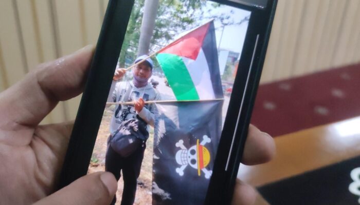 Satpol PP Waspadai Bendera One Piece Dikibarkan di Kota Semarang