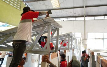 Kolaborasi PT Ragam Tangguh Fortindo, DPRKPP Surabaya, dan ITS Beri Pelatihan Pemasangan Atap UPVC DR.SHIELD