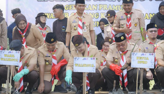 Pemkot Semarang Targetkan Tanam 10.000 Mangrove di Tepi Pantai