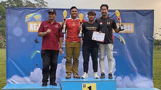 Juara Paralayang Porprov