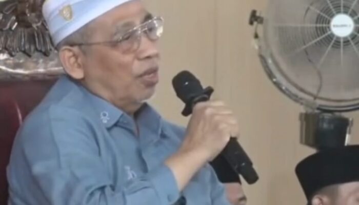 Hadiri Khotmil Qur’an Kedua Ponpes Al-Masthuriyah Semarang, K.H. Ulil Albab: Rumah Tanpa Bacaan Al-Qur’an Minim Keberkahan