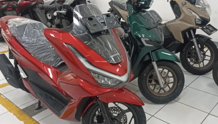 Perbandingan Honda PCX 160, Stylo 160, dan ADV 160: 3 Motor Matic Premium Rp35 Jutaan