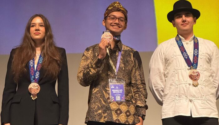 Berprestasi di Tingkat Global, Siswa SMAN 3 Semarang Sabet Bronze Medal di Olimpiade Biologi Internasional 2025