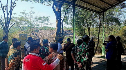 warga salatiga protes polusi