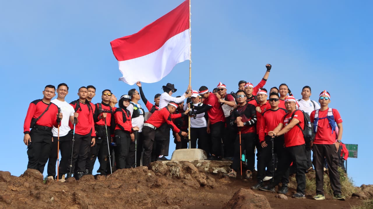 polres semarang // bendera merah putih