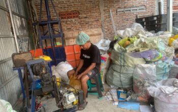 sampah plastik genuk semarang