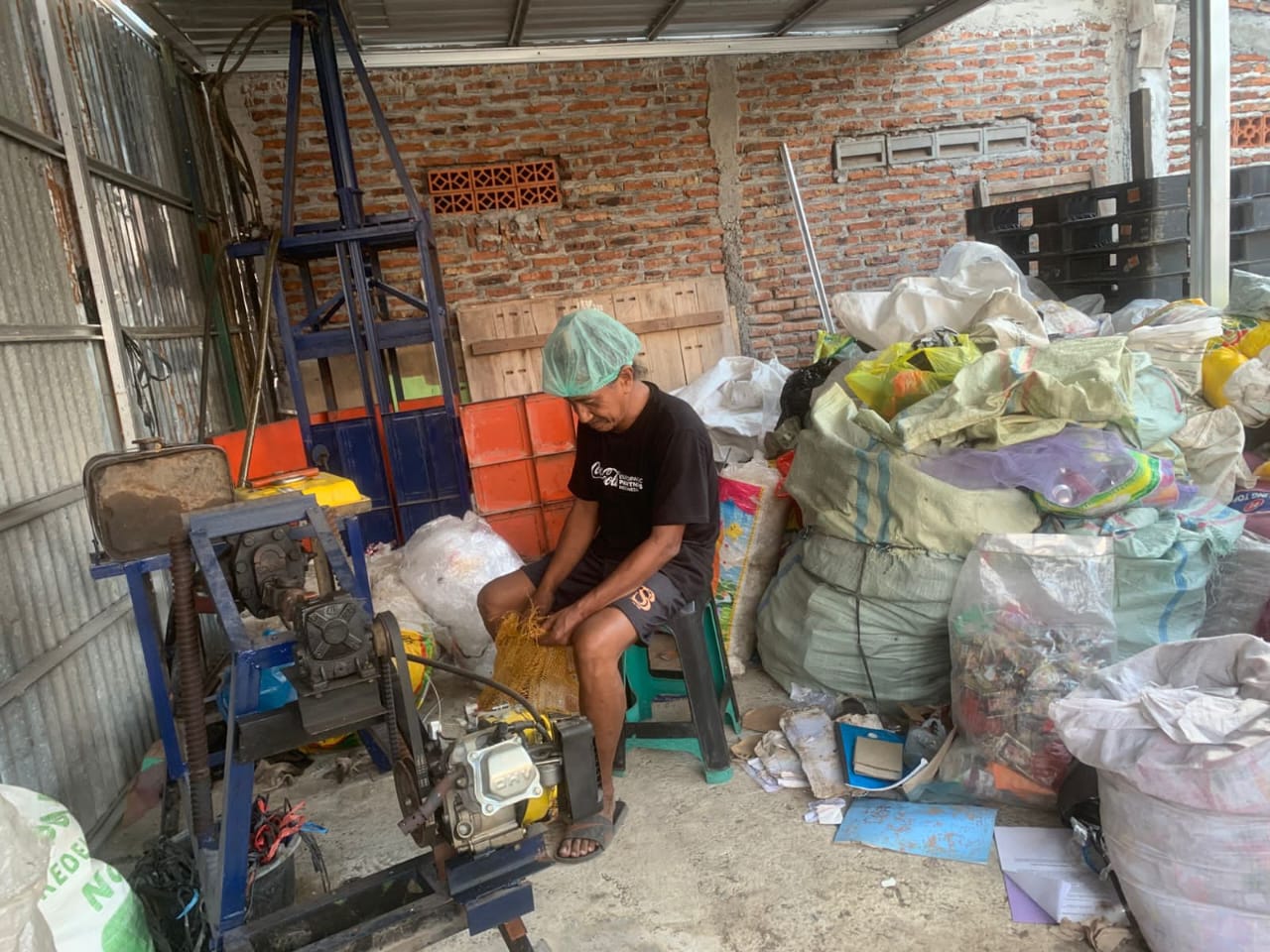 sampah plastik genuk semarang