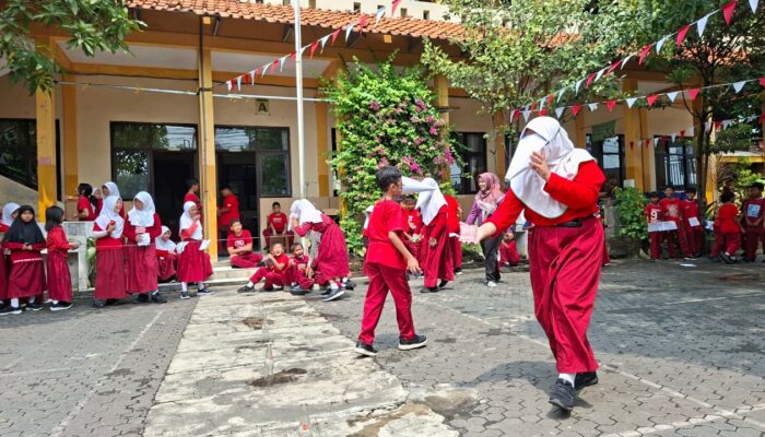 Sorak Sorai dan Tawa Warnai Lomba 17 Agustus di SDN Petompon 01 Semarang