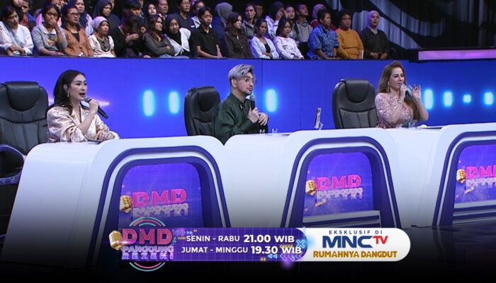 Hiburan Dangdut Penuh Haru, DMD Panggung Rezeki Bagi-Bagi Uang