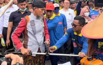 unjuk rasa petugas pintu air