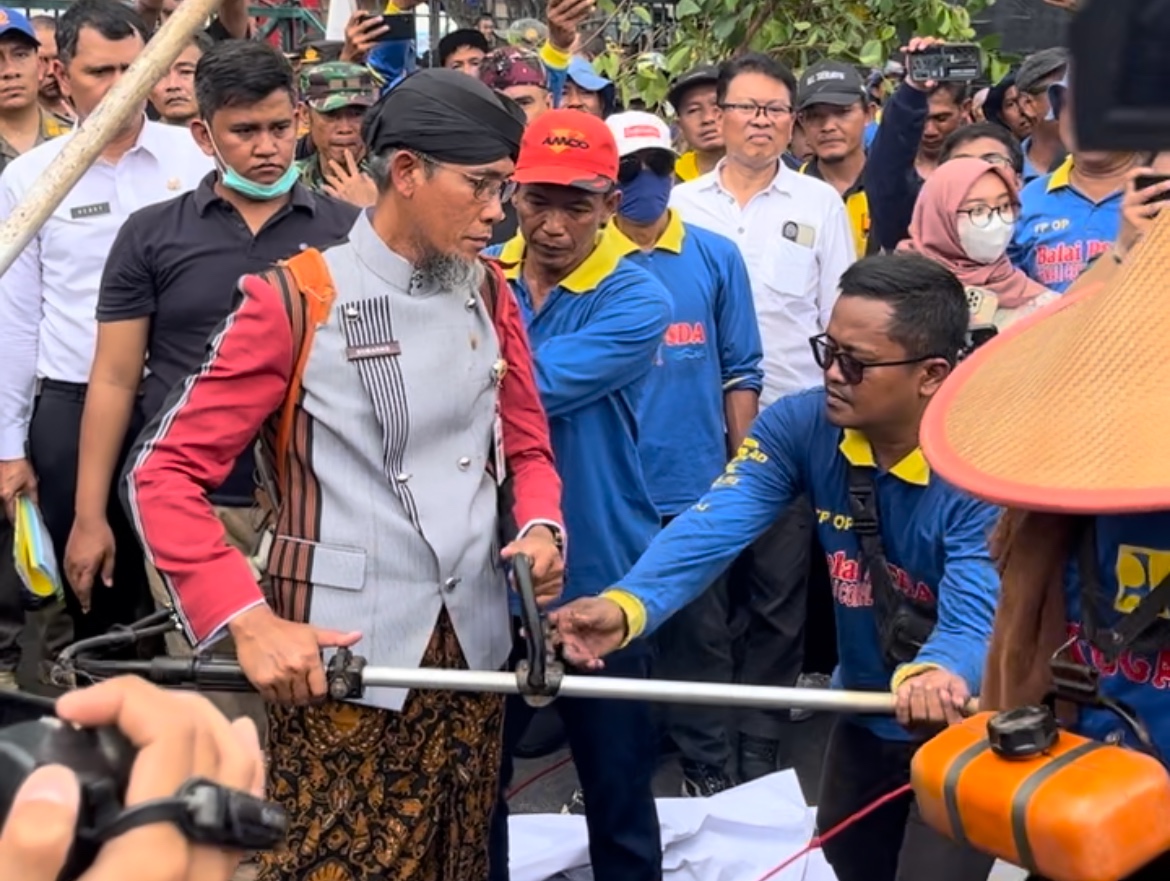 unjuk rasa petugas pintu air