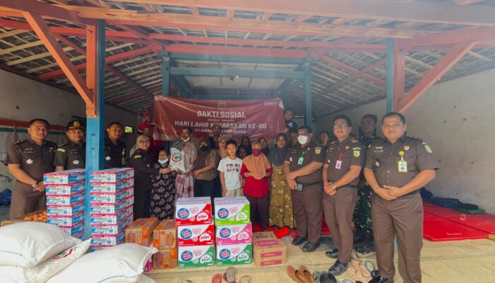 Kebakaran Sumur Minyak, Kejaksaan Negeri Blora Salurkan Bantuan untuk Warga