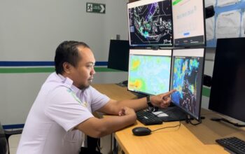 Cuaca Semarang Panas