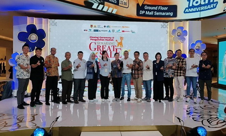 Transaksi Semargres 2025 Tembus Rp597 Miliar, Doorprize Utama Mobil Alya Diraih Pelanggan Apotek