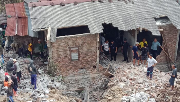 BPBD: Pembersihan Longsor Talud Pabrik Es di Candisari Manual, Korban Dikontrakkan Rumah Setahun