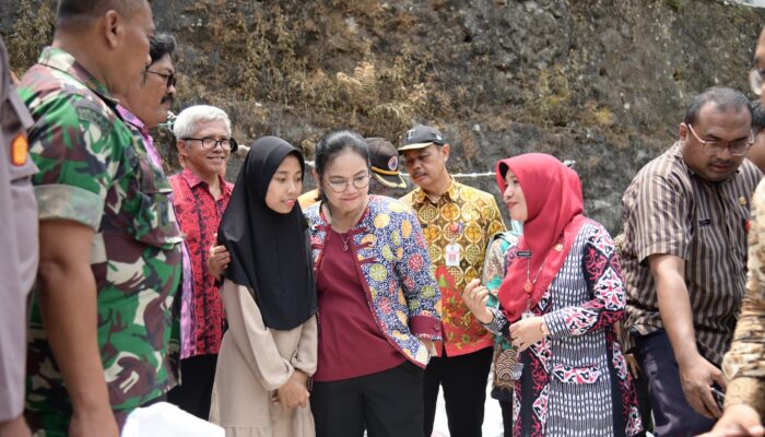 Walikota Semarang Beri Bantuan dan Bangun Kembali Rumah Korban Kebakaran di Candisari