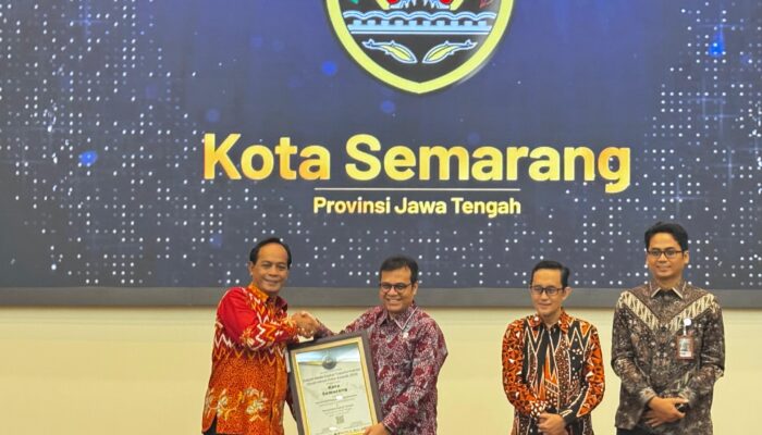 Terbaik dalam Transformasi Digital, Kota Semarang Boyong Penghargaan GM-DTGI Award 2025