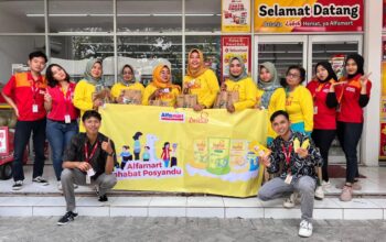Alfamart Gandeng Zwitsal Perluas Program Sahabat Posyandu ke 34 Kota di Indonesia