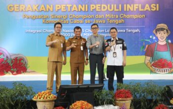saat acara gerakan petani peduli inflasi komoditas cabai Jawa Tengah di GOR Desa Banyusidi, Kecamatan Pakis, Kabupaten Magelang pada Senin, 22 September 2025.