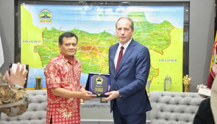 Gubernur Jateng dan Dubes Prancis Adakan Pertemuan untuk Perkuat Kemitraan Strategis